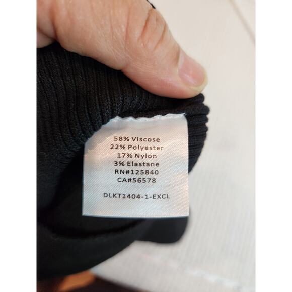 Intermix Black Ribbed Knit Crop Top S‎ – Stretchy, Repaired Flaw - Picture 4 of 7